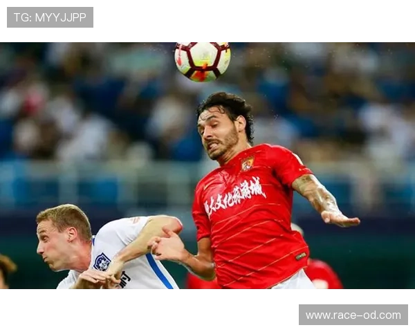 裁判视线受阻时VAR如何介入判罚保证公正？