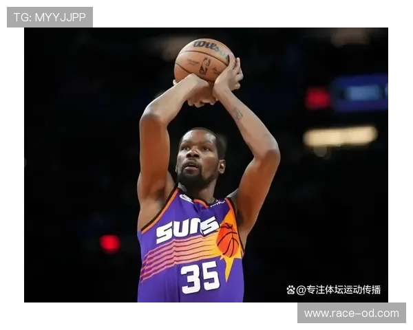 杜兰特多次持球单打拉开空间 提升季后赛关键得分效率