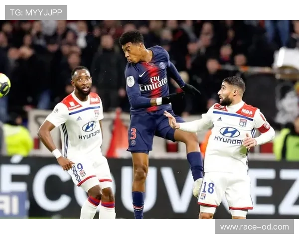 巴黎圣日耳曼内讧升级，战术混乱与更衣室矛盾逐步反映，对赛季表现造成影响