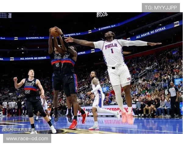 罗宾逊篮下防守制造优势 拉开内线得分差距